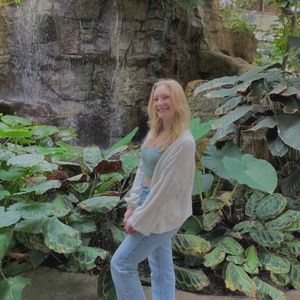 Meet your Posher, Kaitlyn